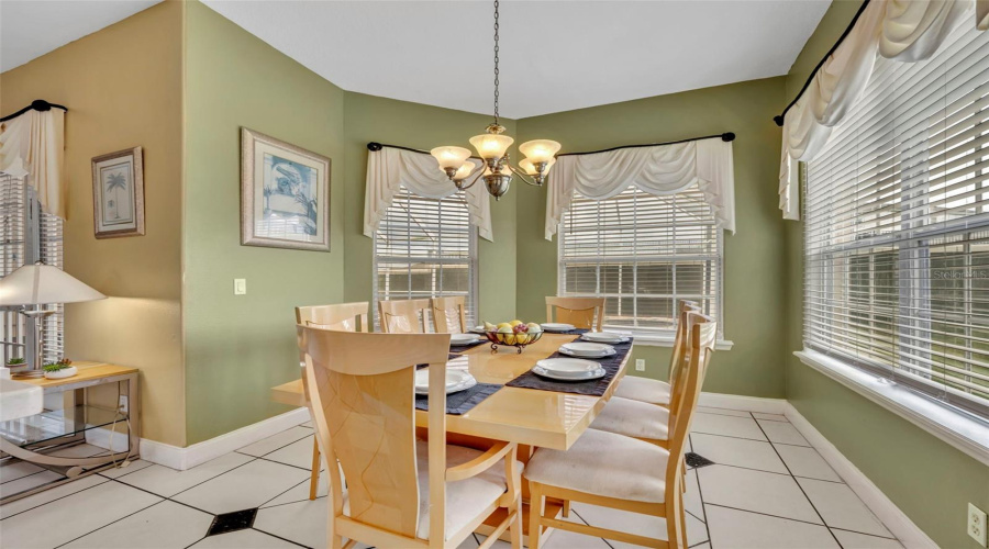 DAVENPORT, Florida 33897, 5 Bedrooms Bedrooms, ,5 BathroomsBathrooms,Residential,For Sale,VISTA,0,MFRO6344136