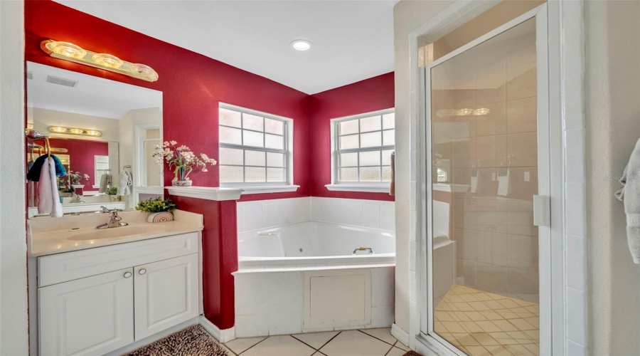 DAVENPORT, Florida 33897, 5 Bedrooms Bedrooms, ,5 BathroomsBathrooms,Residential,For Sale,VISTA,0,MFRO6344136