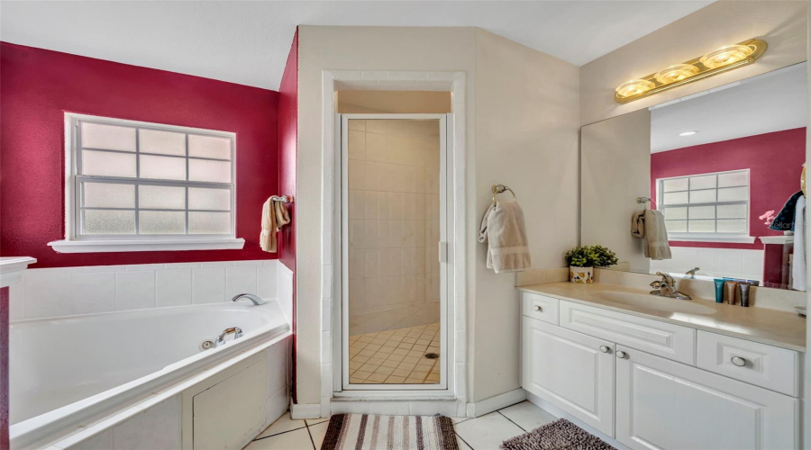 DAVENPORT, Florida 33897, 5 Bedrooms Bedrooms, ,5 BathroomsBathrooms,Residential,For Sale,VISTA,0,MFRO6344136