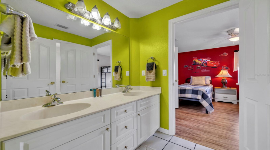 DAVENPORT, Florida 33897, 5 Bedrooms Bedrooms, ,5 BathroomsBathrooms,Residential,For Sale,VISTA,0,MFRO6344136