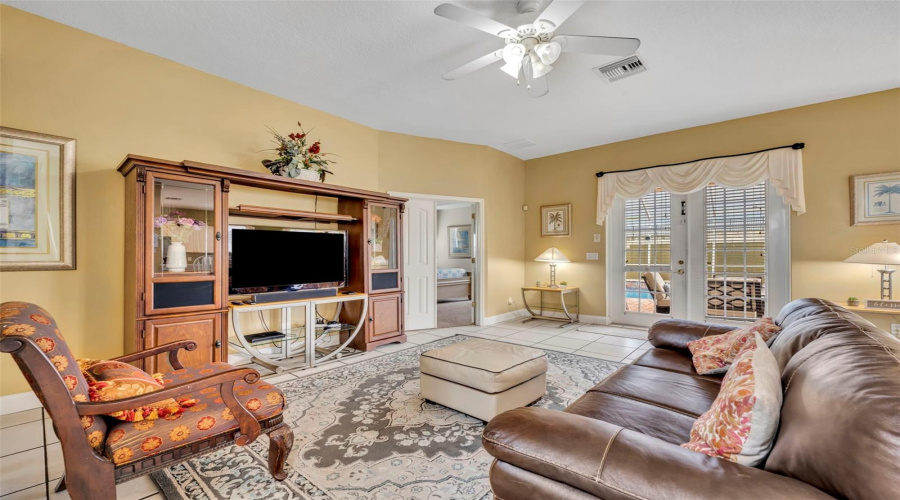 DAVENPORT, Florida 33897, 5 Bedrooms Bedrooms, ,5 BathroomsBathrooms,Residential,For Sale,VISTA,0,MFRO6344136