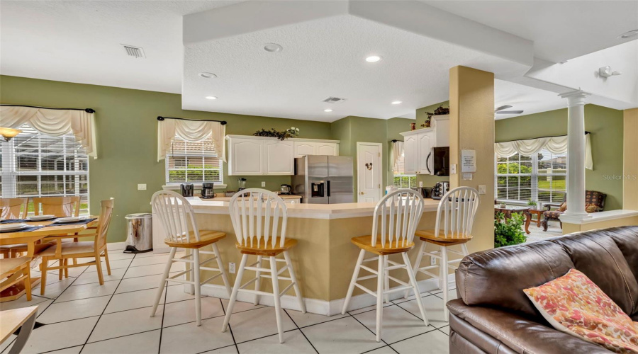 DAVENPORT, Florida 33897, 5 Bedrooms Bedrooms, ,5 BathroomsBathrooms,Residential,For Sale,VISTA,0,MFRO6344136
