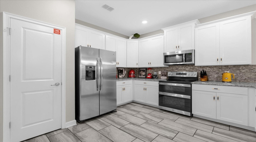 DAVENPORT, Florida 33896, 8 Bedrooms Bedrooms, ,5 BathroomsBathrooms,Residential,For Sale,STINGER,0,MFRS5126803