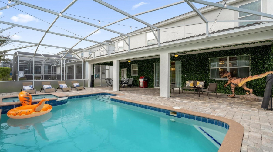 DAVENPORT, Florida 33896, 8 Bedrooms Bedrooms, ,5 BathroomsBathrooms,Residential,For Sale,STINGER,0,MFRS5126803