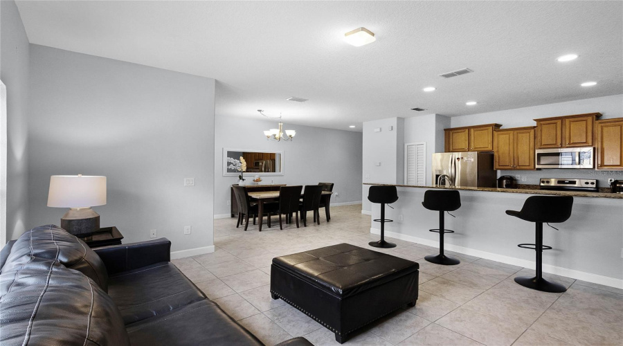 KISSIMMEE, Florida 34747, 4 Bedrooms Bedrooms, ,3 BathroomsBathrooms,Residential,For Sale,CALIFORNIA PALM,0,MFRO6296070