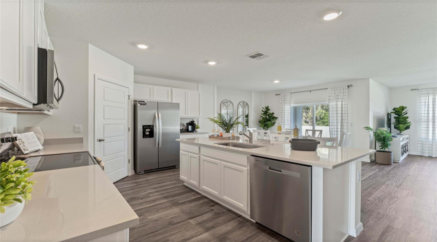 DAVENPORT, Florida 33837, 4 Bedrooms Bedrooms, ,2 BathroomsBathrooms,Residential,For Sale,MOLERA BEACH,0,MFRO6344439