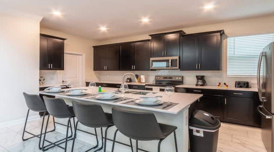 DAVENPORT, Florida 33896, 5 Bedrooms Bedrooms, ,5 BathroomsBathrooms,Residential,For Sale,STICKS,0,MFRO6344415