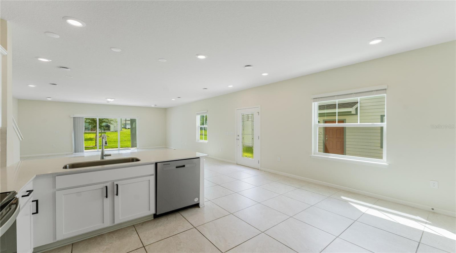 DAVENPORT, Florida 33896, 3 Bedrooms Bedrooms, ,2 BathroomsBathrooms,Residential,For Sale,DELIGHTFUL,0,MFRO6341365