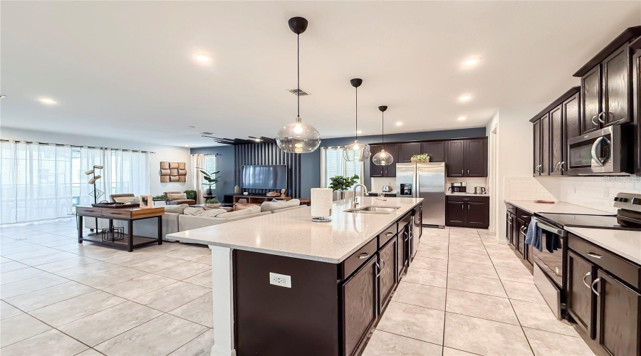 KISSIMMEE, Florida 34747, 9 Bedrooms Bedrooms, ,6 BathroomsBathrooms,Residential,For Sale,HILTON RIDGE,0,MFRO6342644