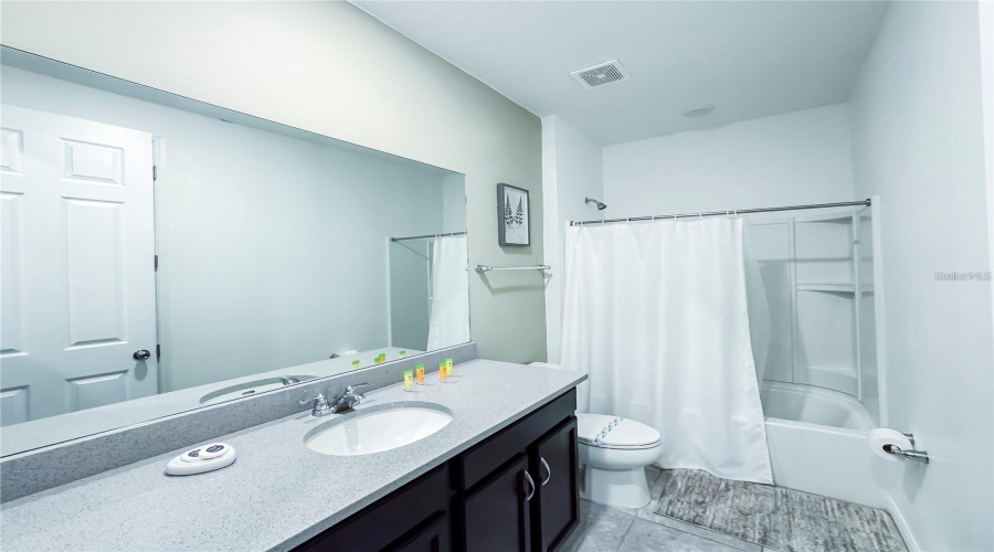 KISSIMMEE, Florida 34747, 9 Bedrooms Bedrooms, ,6 BathroomsBathrooms,Residential,For Sale,HILTON RIDGE,0,MFRO6342644