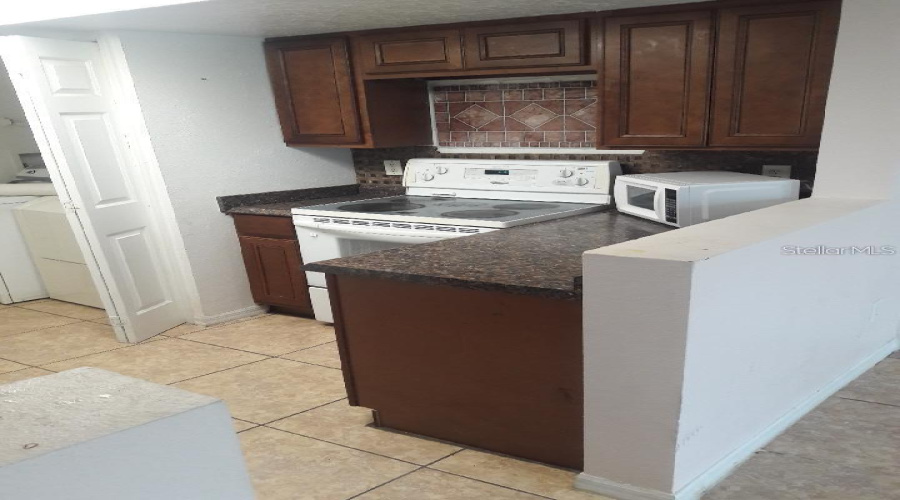 DAVENPORT, Florida 33897, 4 Bedrooms Bedrooms, ,3 BathroomsBathrooms,Residential,For Sale,WASHINGTON PALM,0,MFRO6335397