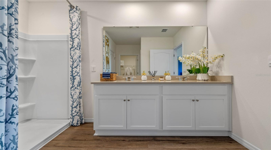 DAVENPORT, Florida 33837, 4 Bedrooms Bedrooms, ,2 BathroomsBathrooms,Residential,For Sale,MOLERA BEACH,0,MFRO6344424