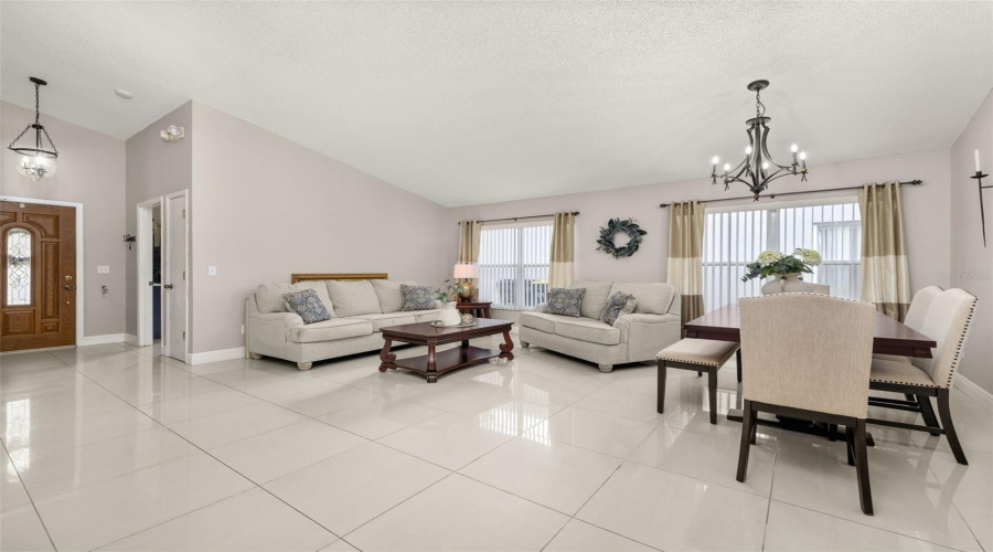 DAVENPORT, Florida 33897, 4 Bedrooms Bedrooms, ,2 BathroomsBathrooms,Residential,For Sale,LOCKBREEZE,0,MFRS5134698