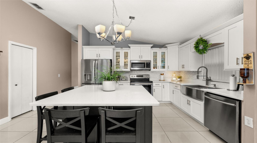 DAVENPORT, Florida 33897, 4 Bedrooms Bedrooms, ,2 BathroomsBathrooms,Residential,For Sale,LOCKBREEZE,0,MFRS5134698