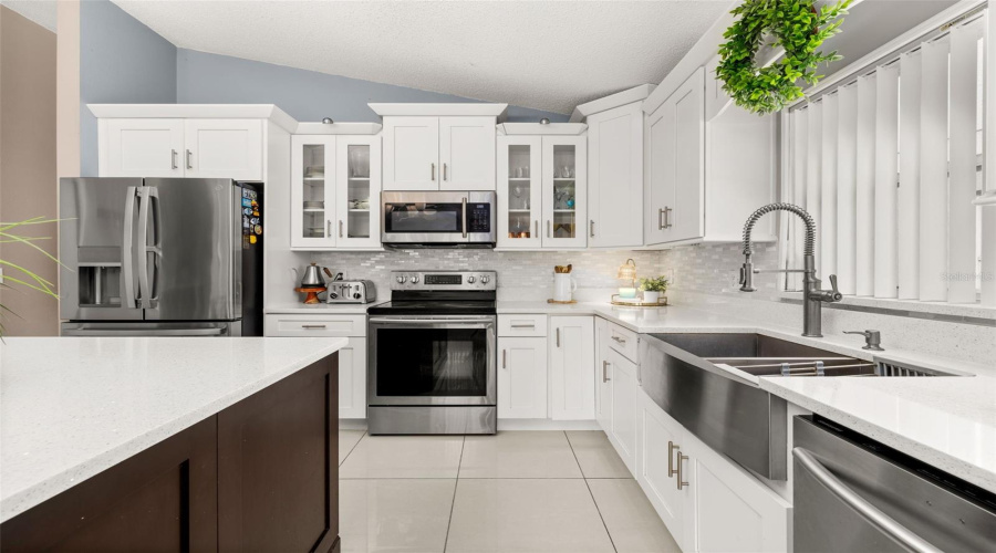 DAVENPORT, Florida 33897, 4 Bedrooms Bedrooms, ,2 BathroomsBathrooms,Residential,For Sale,LOCKBREEZE,0,MFRS5134698