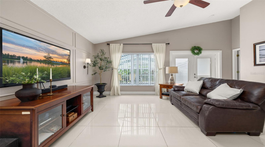 DAVENPORT, Florida 33897, 4 Bedrooms Bedrooms, ,2 BathroomsBathrooms,Residential,For Sale,LOCKBREEZE,0,MFRS5134698