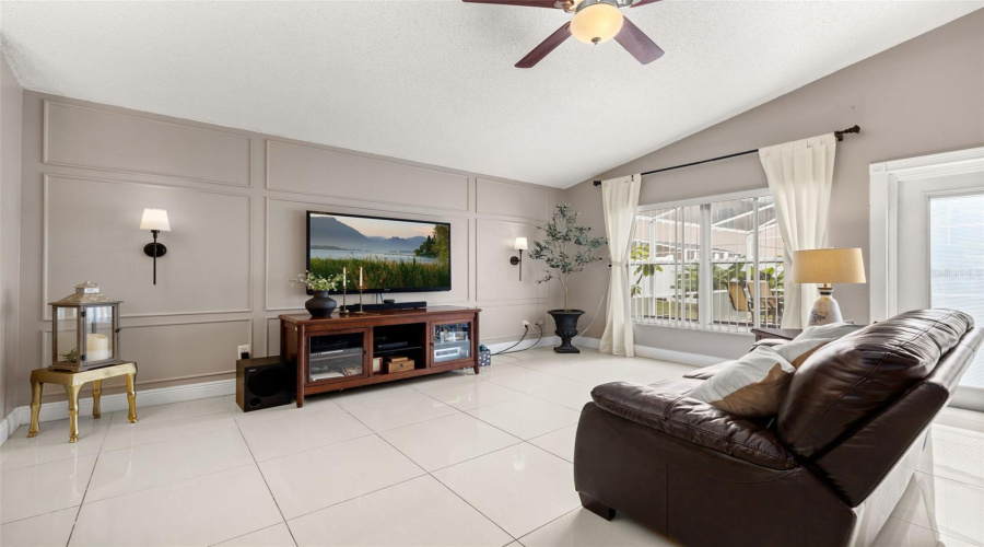 DAVENPORT, Florida 33897, 4 Bedrooms Bedrooms, ,2 BathroomsBathrooms,Residential,For Sale,LOCKBREEZE,0,MFRS5134698