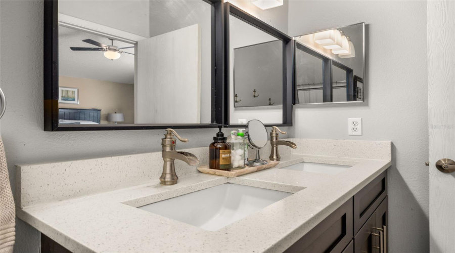 DAVENPORT, Florida 33897, 4 Bedrooms Bedrooms, ,2 BathroomsBathrooms,Residential,For Sale,LOCKBREEZE,0,MFRS5134698