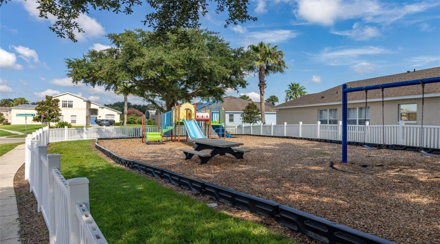 DAVENPORT, Florida 33897, 4 Bedrooms Bedrooms, ,2 BathroomsBathrooms,Residential,For Sale,LOCKBREEZE,0,MFRS5134698