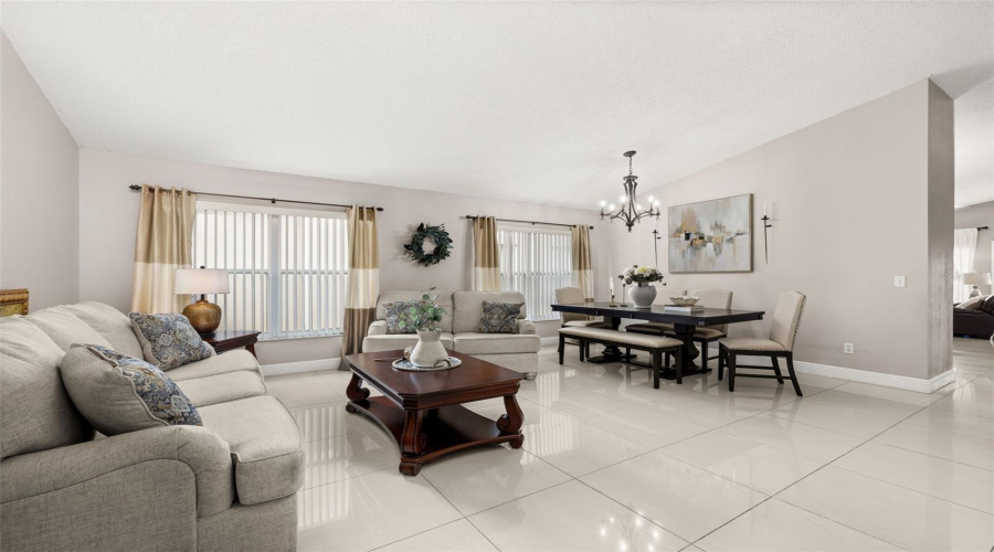 DAVENPORT, Florida 33897, 4 Bedrooms Bedrooms, ,2 BathroomsBathrooms,Residential,For Sale,LOCKBREEZE,0,MFRS5134698