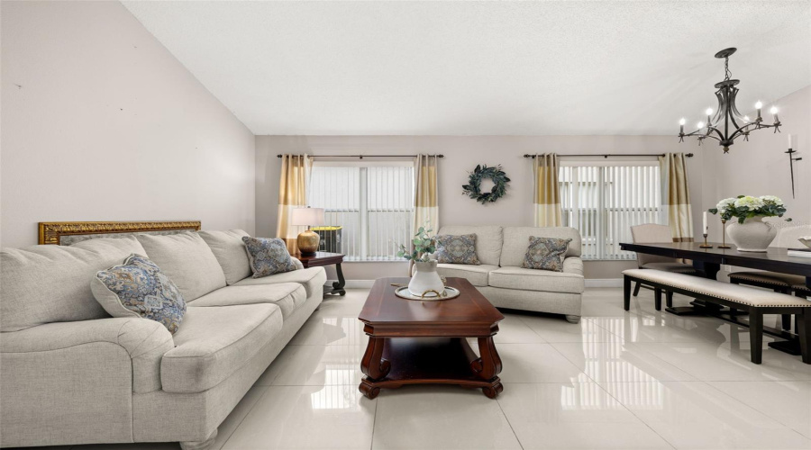 DAVENPORT, Florida 33897, 4 Bedrooms Bedrooms, ,2 BathroomsBathrooms,Residential,For Sale,LOCKBREEZE,0,MFRS5134698