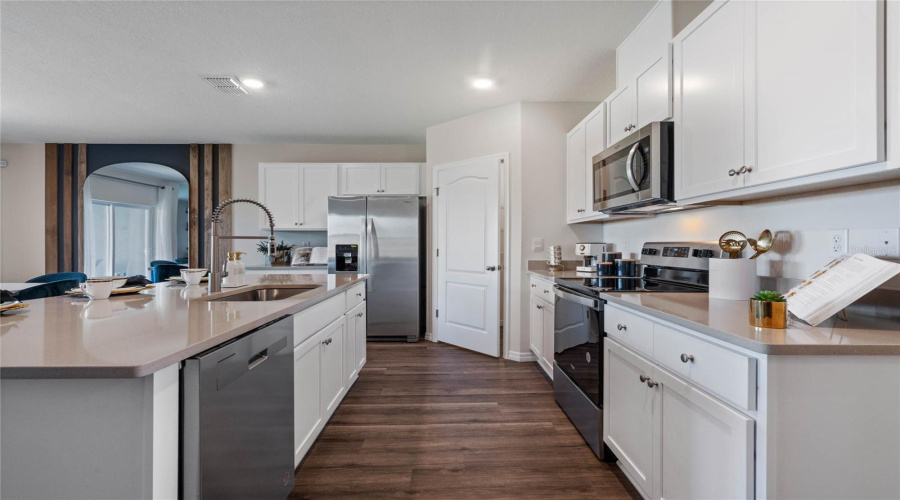 DAVENPORT, Florida 33837, 4 Bedrooms Bedrooms, ,2 BathroomsBathrooms,Residential,For Sale,MOLERA BEACH,0,MFRO6344446