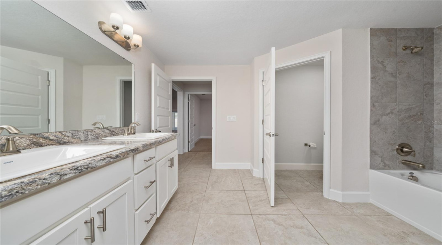DAVENPORT, Florida 33837, 4 Bedrooms Bedrooms, ,3 BathroomsBathrooms,Residential,For Sale,CITRUS LANDINGS,0,MFRS5134742