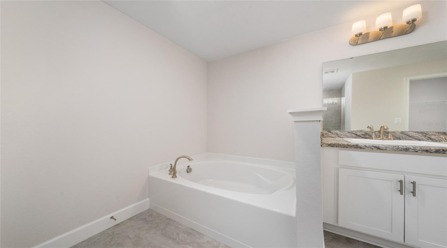 DAVENPORT, Florida 33837, 4 Bedrooms Bedrooms, ,3 BathroomsBathrooms,Residential,For Sale,CITRUS LANDINGS,0,MFRS5134742