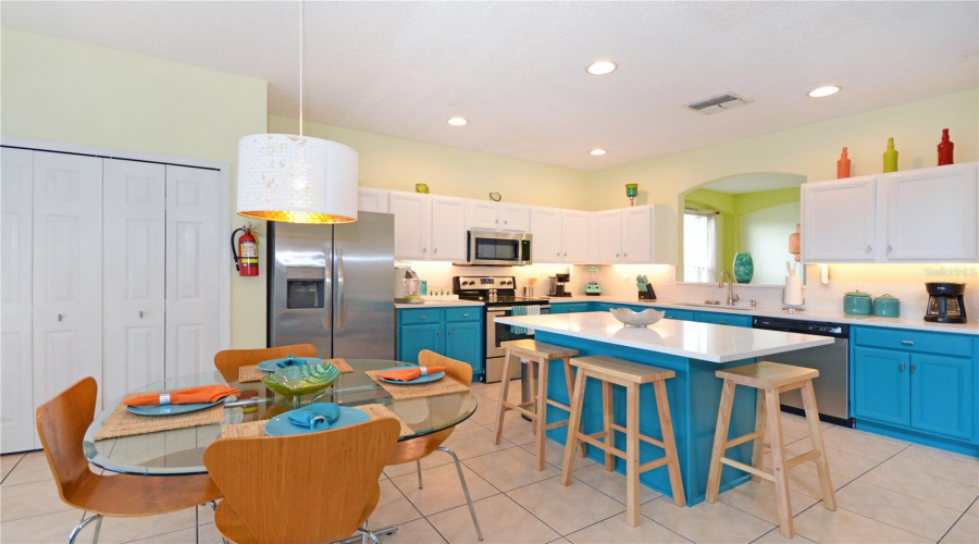 KISSIMMEE, Florida 34746, 7 Bedrooms Bedrooms, ,5 BathroomsBathrooms,Residential,For Sale,HIDEAWAY BEACH,0,MFRS5118091