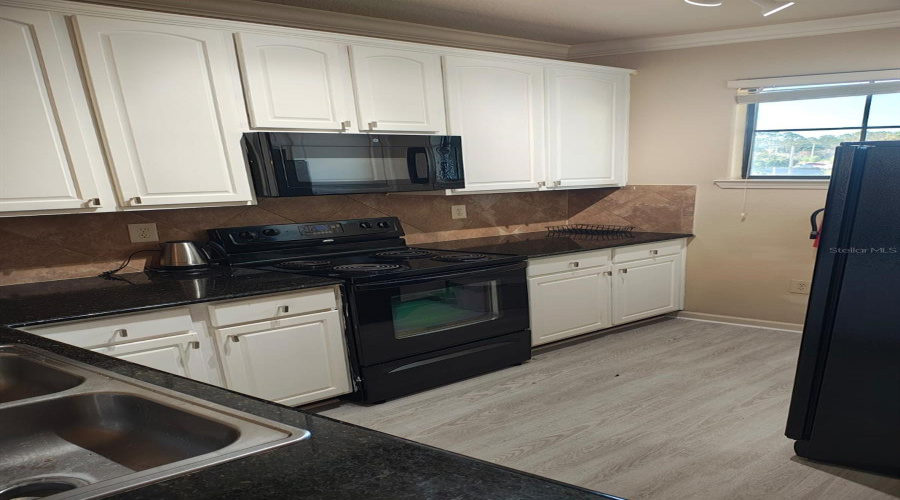 DAVENPORT, Florida 33897, 4 Bedrooms Bedrooms, ,3 BathroomsBathrooms,Residential,For Sale,CHARO,0,MFRS5134718