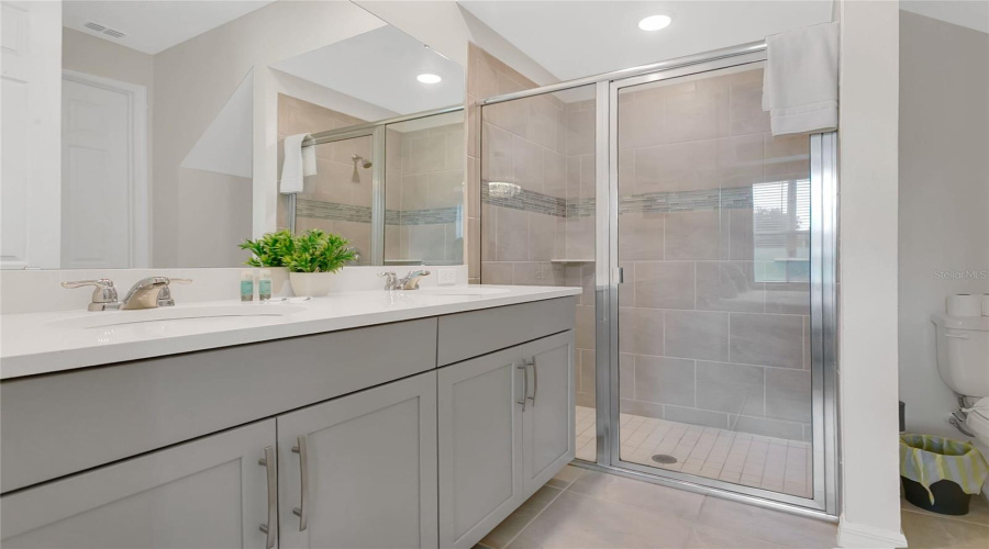 KISSIMMEE, Florida 34747, 5 Bedrooms Bedrooms, ,4 BathroomsBathrooms,Residential,For Sale,TROPICAL PALMS,0,MFRS5134778