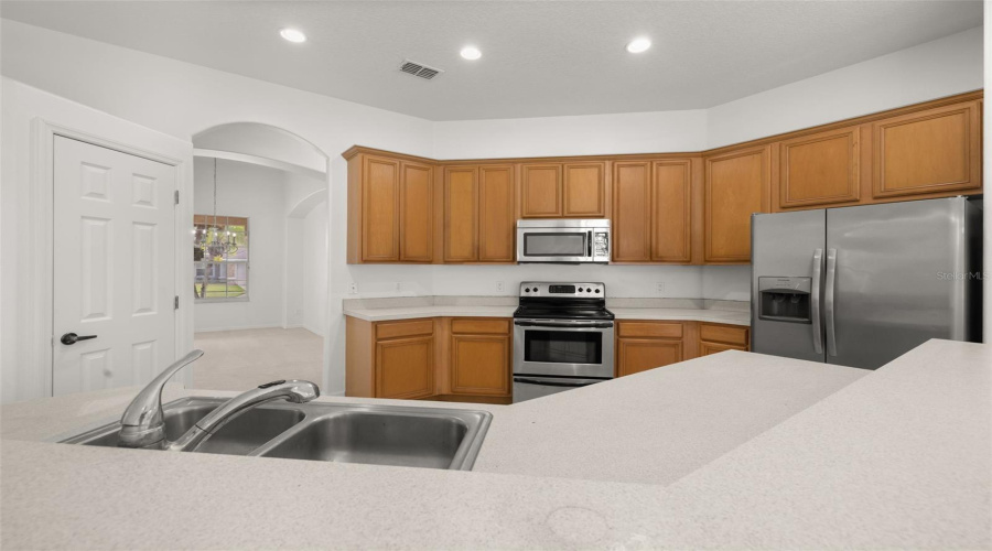 KISSIMMEE, Florida 34746, 4 Bedrooms Bedrooms, ,2 BathroomsBathrooms,Residential,For Sale,THE OAKS,0,MFRS5134772