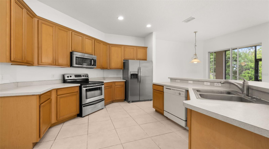 KISSIMMEE, Florida 34746, 4 Bedrooms Bedrooms, ,2 BathroomsBathrooms,Residential,For Sale,THE OAKS,0,MFRS5134772