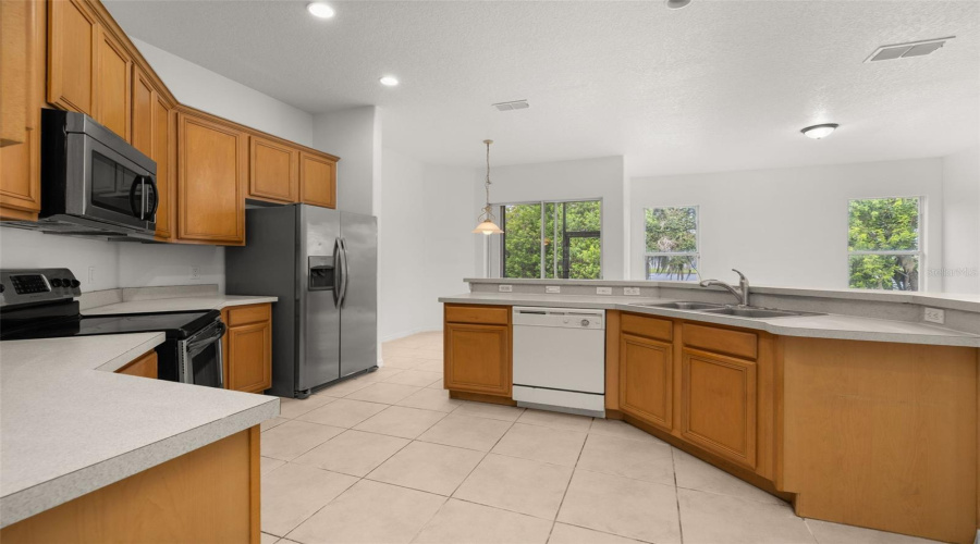 KISSIMMEE, Florida 34746, 4 Bedrooms Bedrooms, ,2 BathroomsBathrooms,Residential,For Sale,THE OAKS,0,MFRS5134772