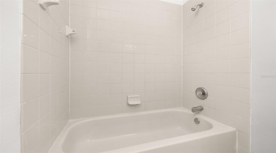 KISSIMMEE, Florida 34746, 4 Bedrooms Bedrooms, ,2 BathroomsBathrooms,Residential,For Sale,THE OAKS,0,MFRS5134772