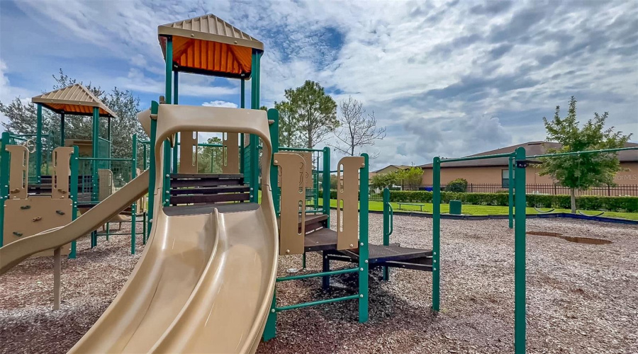 KISSIMMEE, Florida 34746, 4 Bedrooms Bedrooms, ,2 BathroomsBathrooms,Residential,For Sale,THE OAKS,0,MFRS5134772