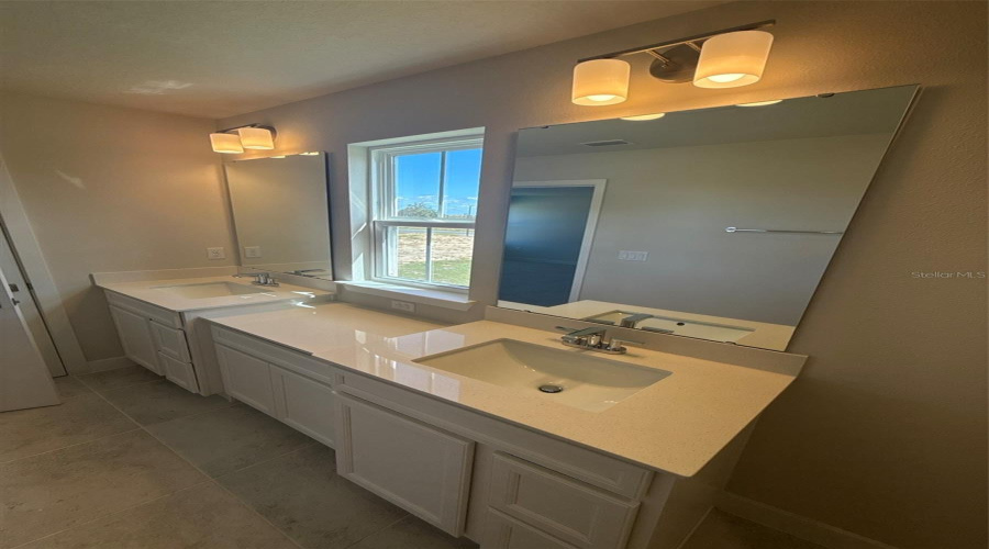 DAVENPORT, Florida 33837, 3 Bedrooms Bedrooms, ,2 BathroomsBathrooms,Residential,For Sale,PINEYWOOD FIELD,0,MFRW7879028