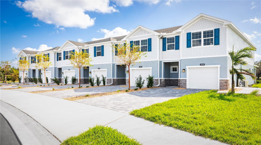 DAVENPORT, Florida 33837, 3 Bedrooms Bedrooms, ,2 BathroomsBathrooms,Residential,For Sale,PINEYWOOD FIELD,0,MFRW7879028