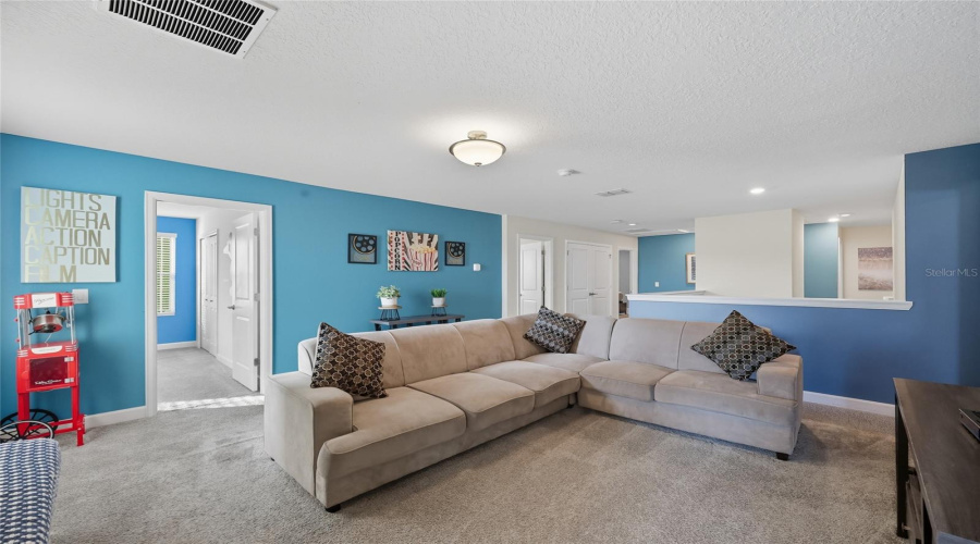 DAVENPORT, Florida 33896, 8 Bedrooms Bedrooms, ,5 BathroomsBathrooms,Residential,For Sale,CABOT CLIFFS,0,MFRO6344559