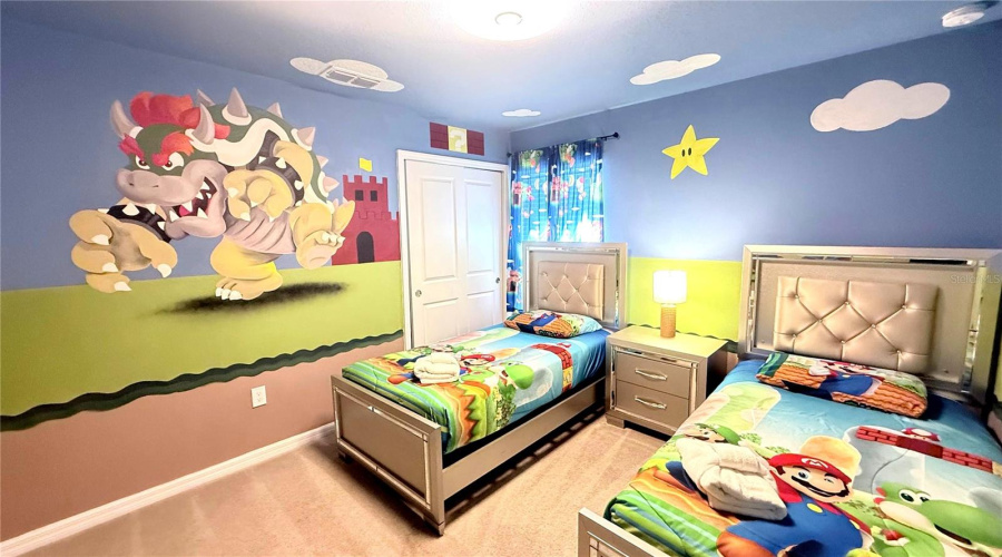 DAVENPORT, Florida 33897, 8 Bedrooms Bedrooms, ,6 BathroomsBathrooms,Residential,For Sale,MAHALO,0,MFRO6344898