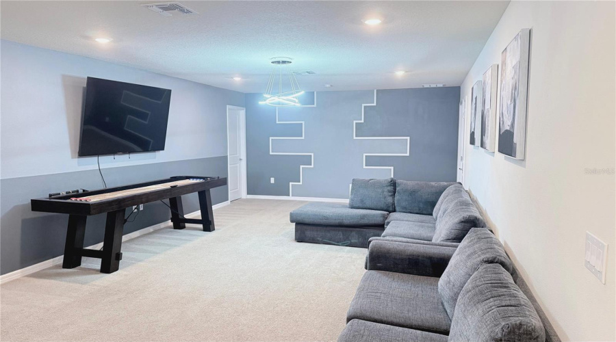 DAVENPORT, Florida 33897, 8 Bedrooms Bedrooms, ,6 BathroomsBathrooms,Residential,For Sale,MAHALO,0,MFRO6344898