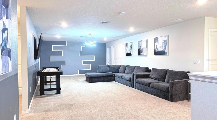 DAVENPORT, Florida 33897, 8 Bedrooms Bedrooms, ,6 BathroomsBathrooms,Residential,For Sale,MAHALO,0,MFRO6344898
