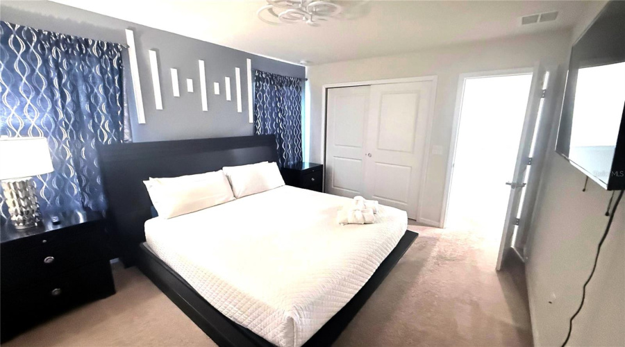DAVENPORT, Florida 33897, 8 Bedrooms Bedrooms, ,6 BathroomsBathrooms,Residential,For Sale,MAHALO,0,MFRO6344898