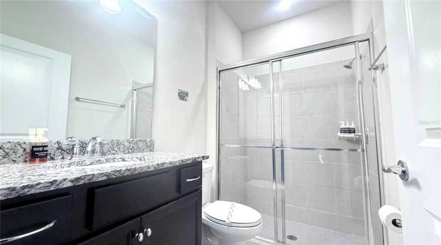 DAVENPORT, Florida 33897, 8 Bedrooms Bedrooms, ,6 BathroomsBathrooms,Residential,For Sale,MAHALO,0,MFRO6344898