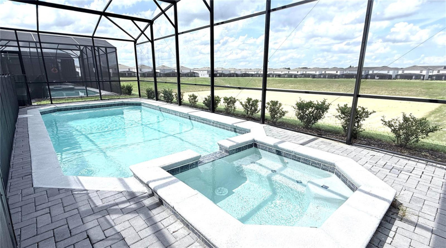 DAVENPORT, Florida 33897, 8 Bedrooms Bedrooms, ,6 BathroomsBathrooms,Residential,For Sale,MAHALO,0,MFRO6344898