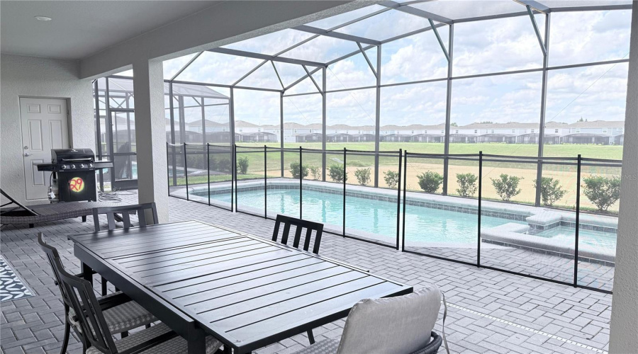 DAVENPORT, Florida 33897, 8 Bedrooms Bedrooms, ,6 BathroomsBathrooms,Residential,For Sale,MAHALO,0,MFRO6344898
