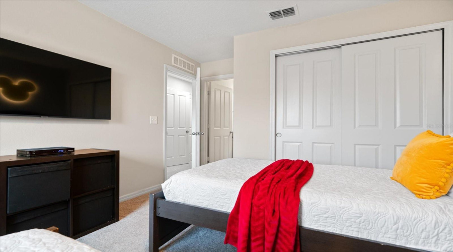 KISSIMMEE, Florida 34746, 4 Bedrooms Bedrooms, ,3 BathroomsBathrooms,Residential,For Sale,KILLARNEY,0,MFRO6337402