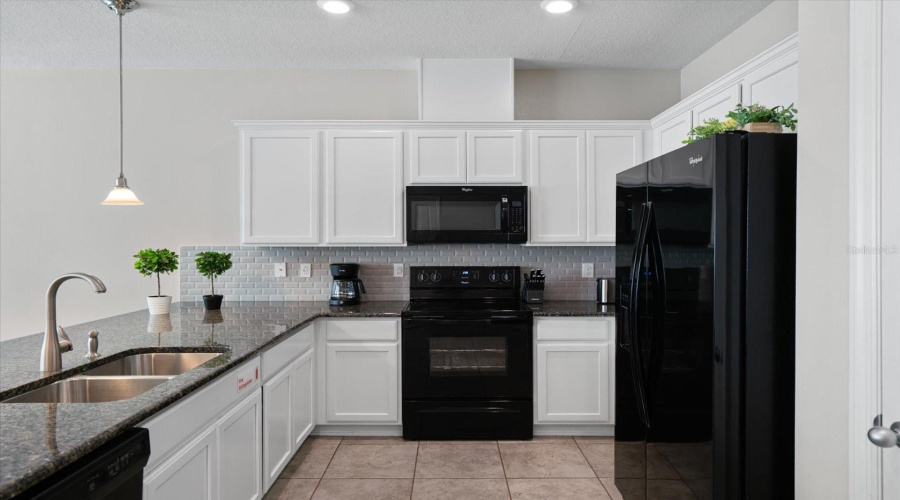 KISSIMMEE, Florida 34746, 4 Bedrooms Bedrooms, ,3 BathroomsBathrooms,Residential,For Sale,KILLARNEY,0,MFRO6337402