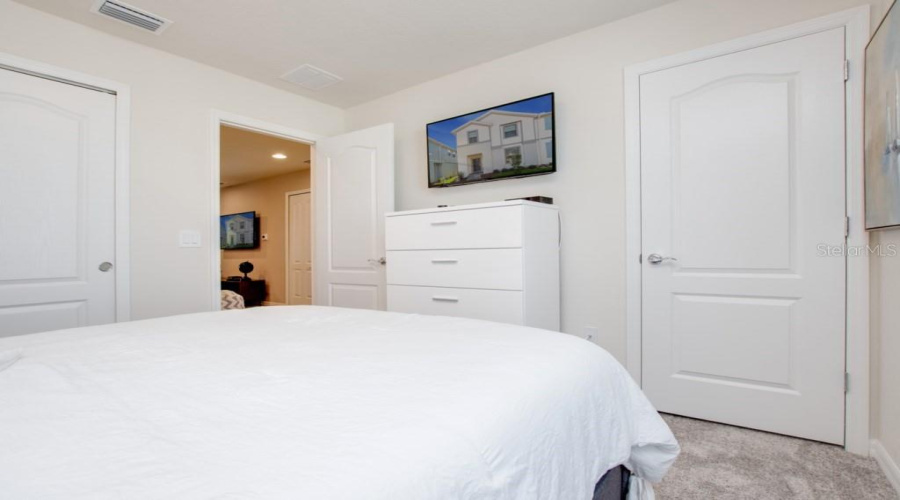 KISSIMMEE, Florida 34747, 5 Bedrooms Bedrooms, ,4 BathroomsBathrooms,Residential,For Sale,SYDNEY,0,MFRO6133760