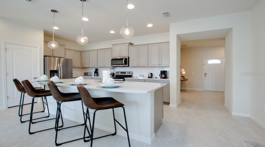 KISSIMMEE, Florida 34747, 5 Bedrooms Bedrooms, ,4 BathroomsBathrooms,Residential,For Sale,SYDNEY,0,MFRO6133760